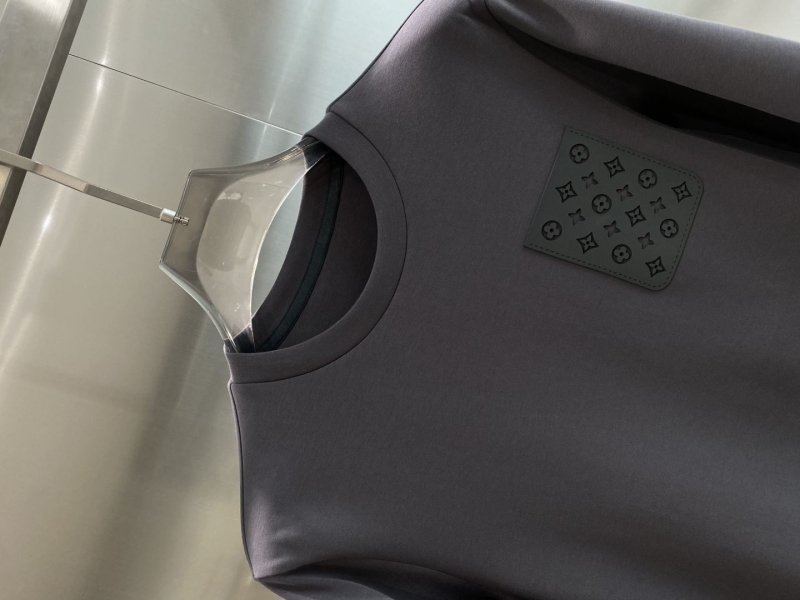 l0vis Vvtt0n t-shirt